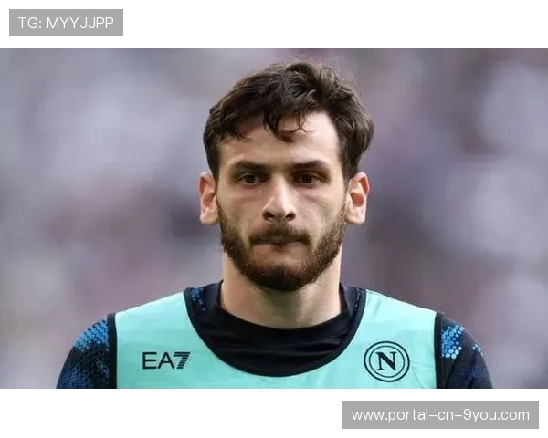 克瓦拉茨赫利亚本场数据：4次关键传球创造1良机，对抗6胜3